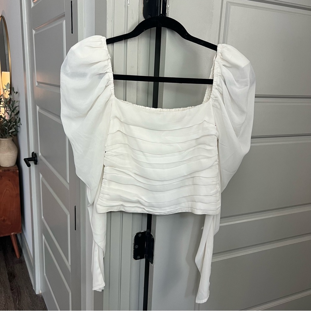 Abercrombie & Fitch White Ruched Balloon Sleeve Peasant Top